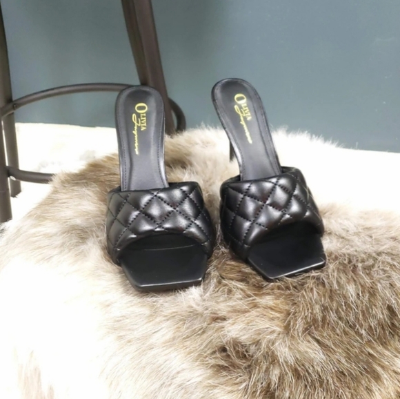 "OLIVIA" Mules - Picture 1 of 3